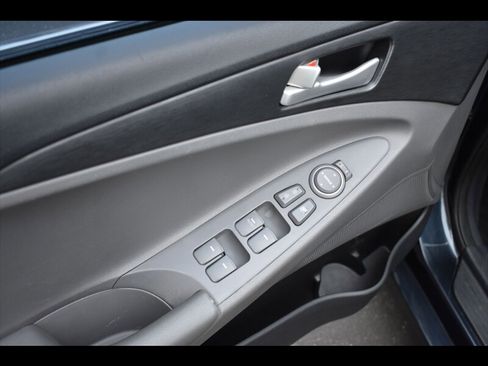 Used 2013 Hyundai Sonata GLS image 17