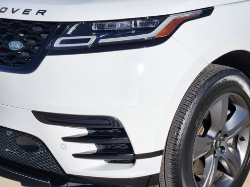 Certified 2022 Land Rover Range Rover Velar R-Dynamic S image 9