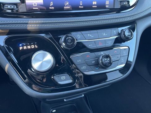 New 2026 Chrysler Pacifica Select FWD image 11
