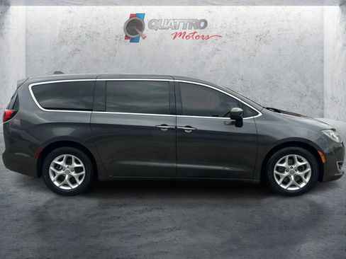 Used 2017 Chrysler Pacifica Touring Plus w/ Tire & Wheel Group image 7