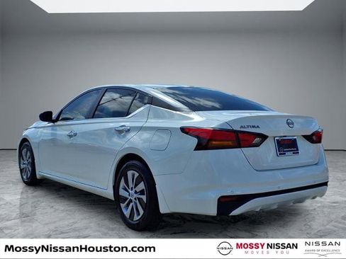 Certified 2025 Nissan Altima 2.5 S image 2