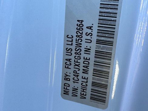 Used 2025 Jeep Wrangler Unlimited Rubicon image 26