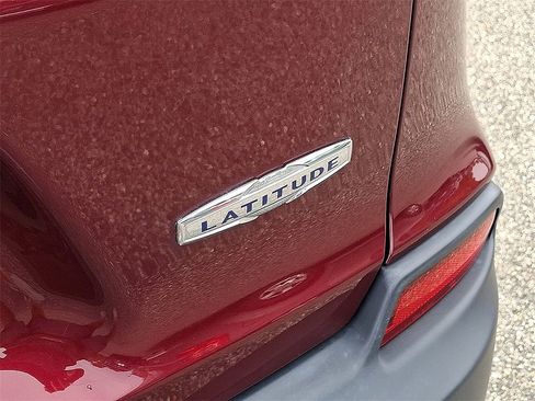 Used 2019 Jeep Cherokee Latitude Plus image 31