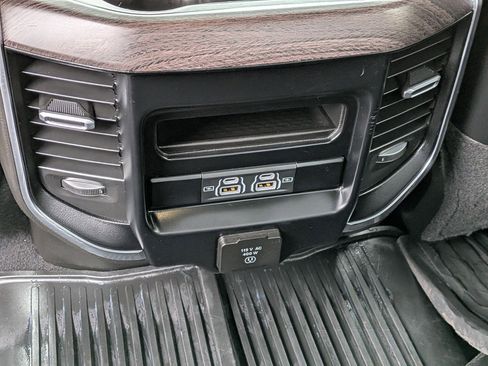 Used 2025 RAM 2500 Laramie image 28