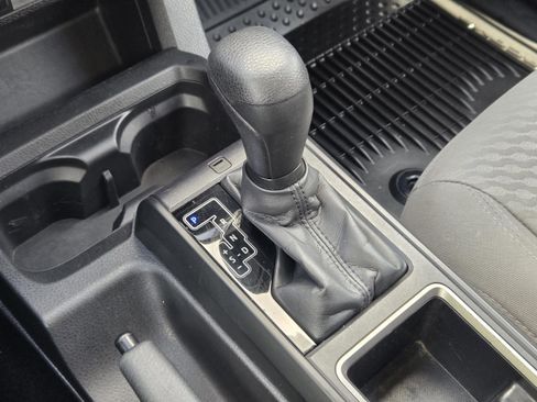 Used 2022 Toyota Tacoma SR w/ SR Convenience Package image 18