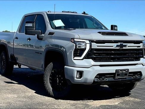 Used 2024 Chevrolet Silverado 2500 LT w/ Z71 Sport Edition AWD/4WD image 2