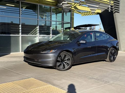 Used 2025 Tesla Model 3 Long Range image 1