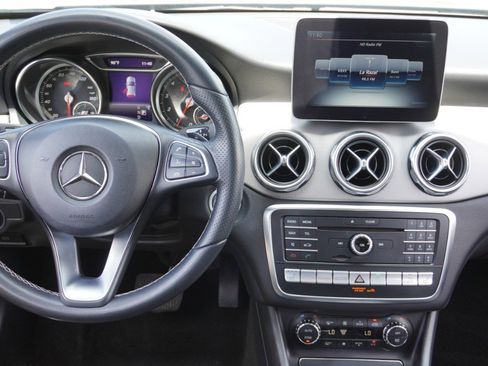 Used 2018 Mercedes-Benz GLA 250 4MATIC image 29