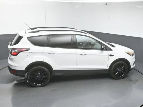 Used 2017 Ford Escape SE w/ Equipment Group 201A FWD image 46