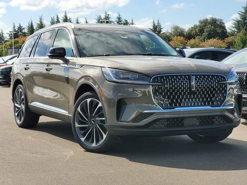 New 2025 Lincoln Aviator Reserve w/ Equipment Group 201A image 1
