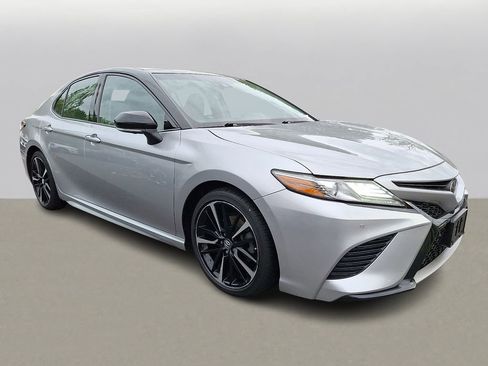 Used 2018 Toyota Camry XSE w/ Audio Package FWD image 3