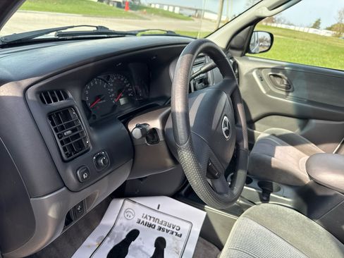 Used 2003 MAZDA Tribute LX image 38