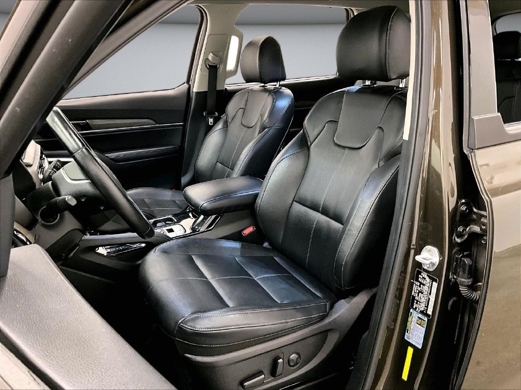 Used 2022 Kia Telluride EX w/ EX Premium Package AWD/4WD image 21