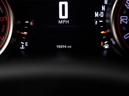 Used 2017 Dodge Challenger R/T image 16