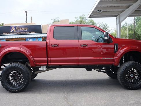 Used 2017 Ford F250 Platinum w/ Platinum Ultimate Package AWD/4WD image 2