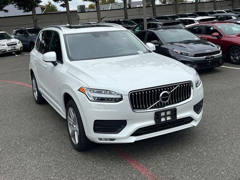 Used 2022 Volvo XC90 T5 Momentum AWD/4WD image 3