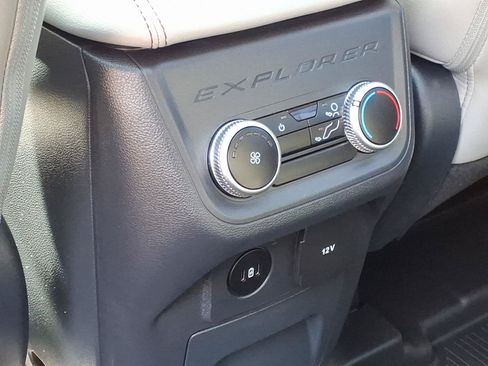 Certified 2025 Ford Explorer Active w/ Active Comfort Package AWD/4WD image 24