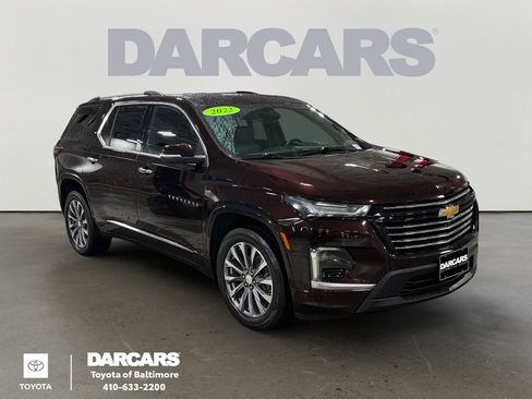 Used 2022 Chevrolet Traverse Premier FWD image 1