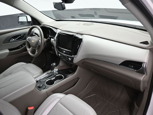 Used 2020 Chevrolet Traverse Premier w/ LPO, Floor Liner Package FWD image 63