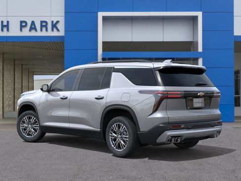 New 2026 Chevrolet Traverse LT FWD image 3
