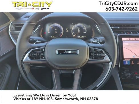 New 2025 Jeep Grand Cherokee Summit image 14