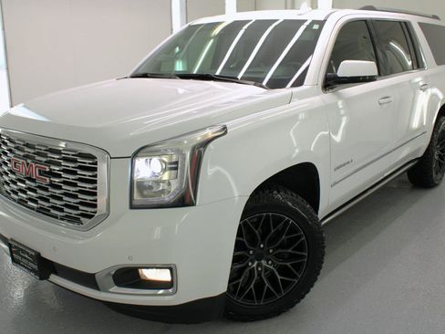 Used 2020 GMC Yukon XL Denali w/ Denali Ultimate Package image 30