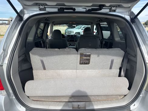 Used 2013 Toyota Highlander Plus image 11