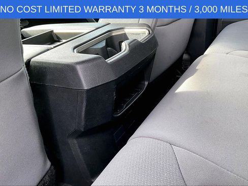 Used 2022 Toyota Tundra SR5 w/ SR5 Convenience Package image 32