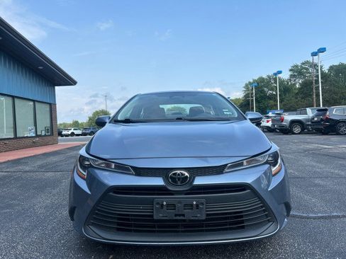 Used 2024 Toyota Corolla LE FWD image 3