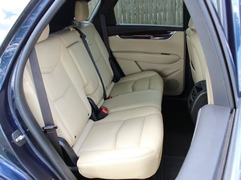 Used 2017 Cadillac XT5 Luxury AWD/4WD image 36