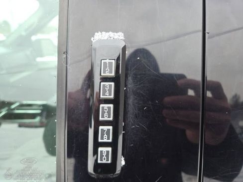 Used 2017 Ford F150 XLT w/ Equipment Group 302A Luxury image 11