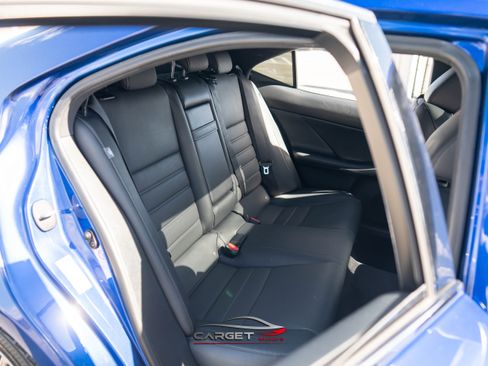 Used 2018 Lexus IS 300 AWD image 17