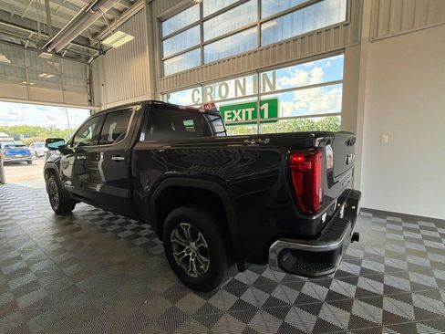 Used 2025 GMC Sierra 1500 SLT AWD/4WD image 4