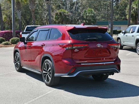 Used 2022 Toyota Highlander XSE image 4