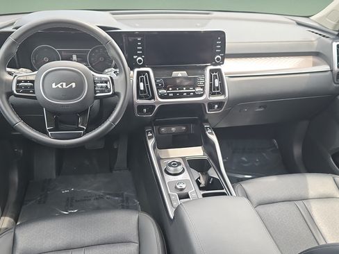 Used 2022 Kia Sorento S FWD image 12