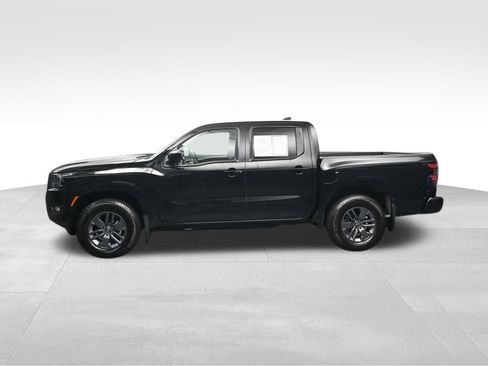 Used 2025 Nissan Frontier SV w/ SV Convenience Package RWD image 2