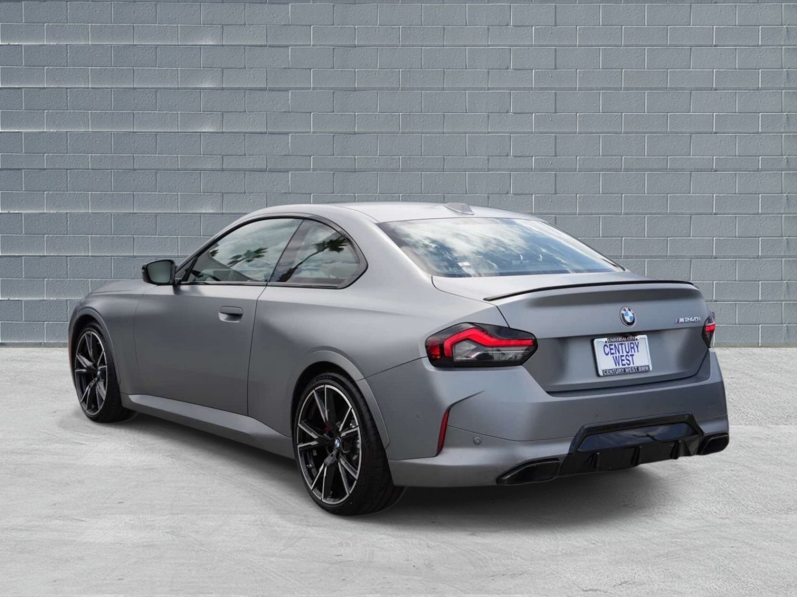 Used 2025 BMW M240i Coupe RWD image 4