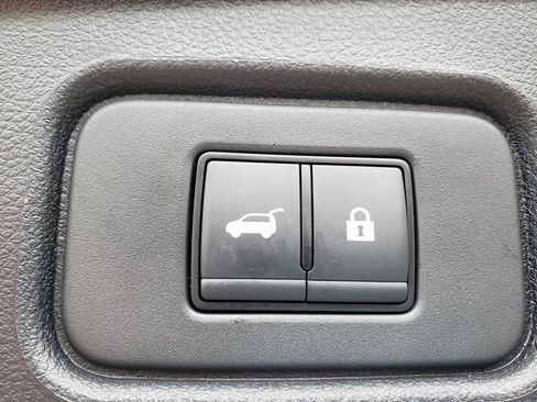 Certified 2025 Nissan Pathfinder SL w/ SL Premium Package image 9