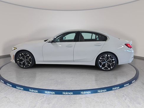 Used 2025 BMW 330i Sedan w/ Premium Package image 11