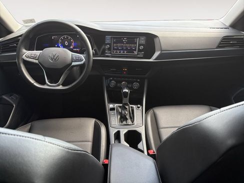 Used 2023 Volkswagen Jetta SE FWD image 10