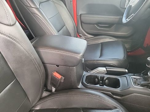 Used 2021 Jeep Wrangler Unlimited Sahara image 49