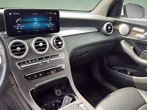 Used 2020 Mercedes-Benz GLC 300 4MATIC image 33