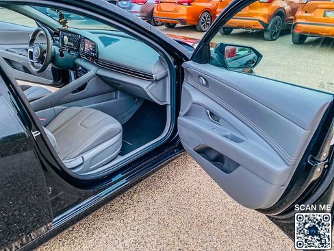 Used 2021 Hyundai Elantra SEL w/ Convenience Package image 15