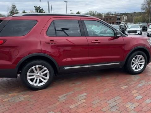 Used 2017 Ford Explorer XLT w/ Equipment Group 202A image 3