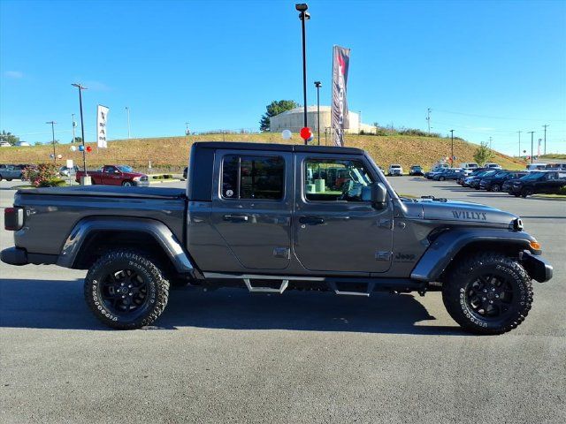 Used 2024 Jeep Gladiator Sport AWD/4WD image 4