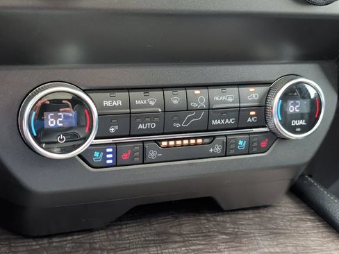 Used 2019 Ford Expedition Limited w/ Equipment Group 301A AWD/4WD image 23
