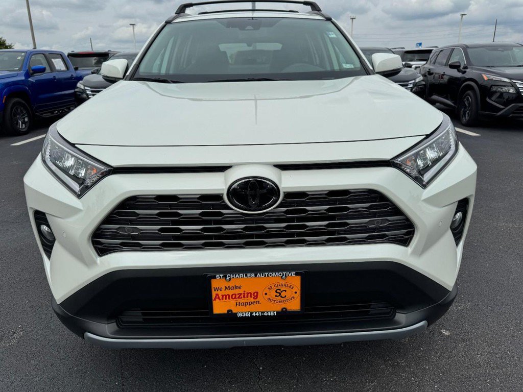 Used 2019 Toyota RAV4 Limited w/ Cold Weather Package AWD/4WD image 9