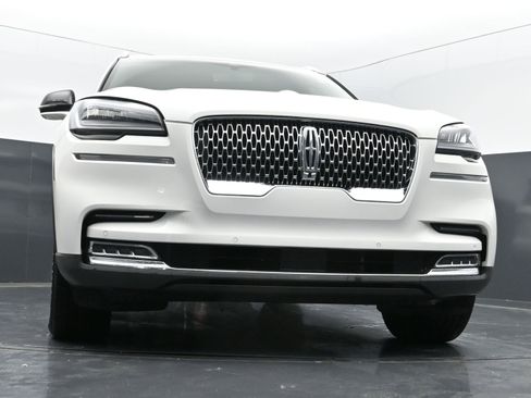 Used 2020 Lincoln Aviator Reserve w/ Elements Package Plus AWD/4WD image 42