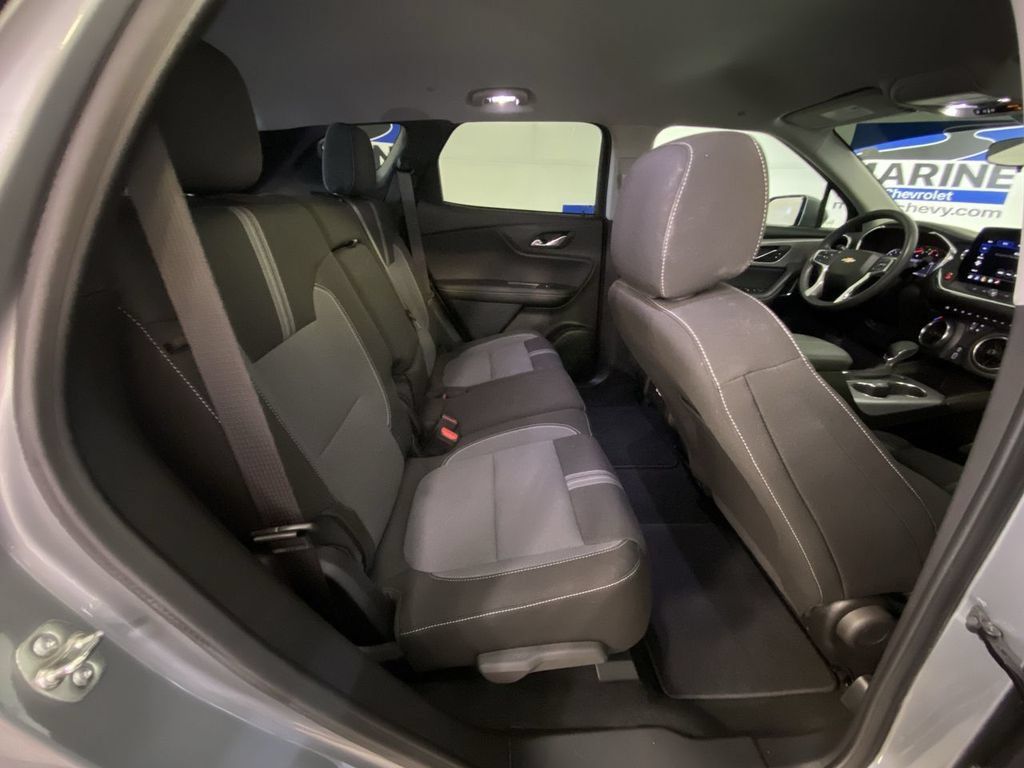 Used 2023 Chevrolet Blazer LT FWD image 32