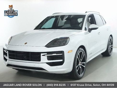 Used 2025 Porsche Cayenne GTS AWD/4WD image 1